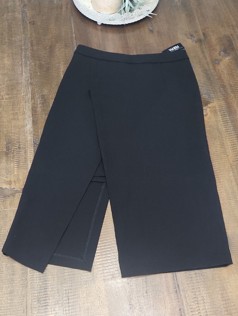 White House Black Market Black Pencil Skirt with Wrap Detail Wmens Sz 0